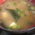 あほだら亭 - 熱々の味噌汁。