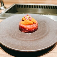 焼肉うしごろ 銀座店 - 生ウニのうしごろユッケ