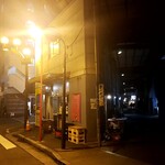 Kanda Namba - 神田ふれあい通りからガード下に曲がったところの鋭角な角地