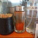 麺処 武壱 - 卓上の調味料2