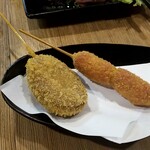 ちゃい九炉 - メンチ：98円+税、ウィンナー：120円+税