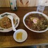 関所食堂 - 料理写真:ラーメンとチャーハン