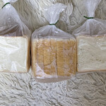 小さなパン小屋 一休 - リッチ食パン3斤　870円