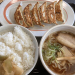 Kourakuen - 半ラーメン、丼ごはんにザーサイ、餃子