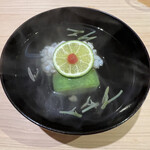 味ひろ - [吸い物]
      鱧、冬瓜、蓴菜