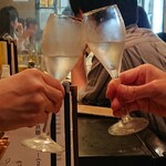 Ebisu Nyu Rebaya - 日本酒はワイングラスで提供