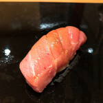 鮨 西むら - 赤身と同じ魚体のトロ