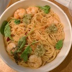 タパス＆タパス - ガーリックシュリンプのペペロンチーノ 大盛 1,300円（税込）