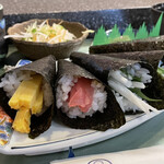 鮨亀 - 左から 玉子  鉄火  女性巻き？  山いも、しそ、梅肉です