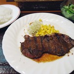 グリル十勝 - ランチメニューの「網焼き牛和風ステーキ」。