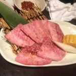 炭火焼肉 我流 - 特上ミスジうまし！*\(^o^)/*