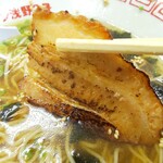 ラーメン浅野2号 - 炙りの入ったチャーシュー