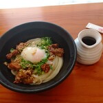 うどん食べ会館 - すじうどん（ぶっかけ）750円