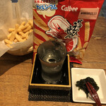 麹町いづみや しろ - 18. カルビーかっぱえびせん、寒菊 True White雄50純米大吟醸無ろ過生原酒、十六島(うっぷるい)岩のり