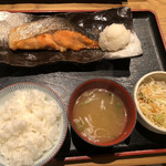 一夜干しと海鮮丼 できたて屋 - 