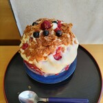 セボン丸三 - ベリーパイかき氷(粉糖と上のベリーソースなし)