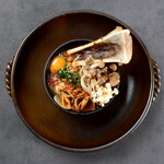 ■和牛摩亚尔和蘑菇的韩式纯豆腐锅