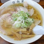青竹手打ラーメン 日向屋 - チャーシュー麺