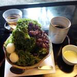 鶴屋吉信 - 宇治大納言かき氷　1100円　熱いお茶　冷たいお茶　練乳付き