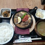 ナカガワ☆スエ食堂 - 牛肉の煮込定食1400円