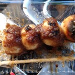 ねこ次郎 - 「秘伝味噌だんご」。秘伝味噌たっぷり。うまし。