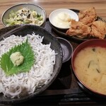 素人居酒屋　一 - しらす丼、唐揚付ランチ♪