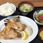 市場食堂 - カンパチかま塩焼定食