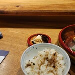 みや崎 - コースに含まれた山椒ご飯 と漬物