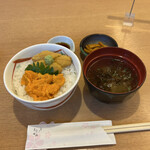 うに むらかみ - 食べ比べ丼 ハーフサイズ