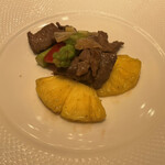 大阪 聘珍樓 - 国産牛肉とパイナップルの炒め