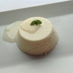 レガーロ - レモンソースのパンナコッタ