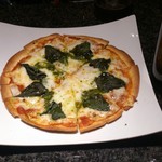 Deli＆Bar 秀 - 2013.3.28　ピザ・マルゲリータ \700 ピザの定番 ! 丁寧な焼き上げ方が絶品の一枚