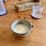 ジャム cafe 可鈴 - 【2022年7月10日(土)】スープが変わり、ヴィシソワーズ(じゃがいもの冷製ポタージュ)になってました。