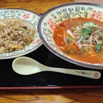 美味 山北店 - 炒飯+担々麺セット