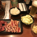 Shichirin Yakiniku Anan - カルビ・ロース定食900えん 生ビール290えん