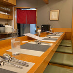 イル・ネージュ 札幌 - カウンター6席のみの店内