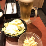 Shichirin Yakiniku Anan - 生ビールとキャベツとナムル