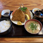 なか里 - アジフライ定食　700円