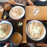 本手打ちうどん庄司 - 【2022年07月】肉汁うどん、すったてうどん、すったてうどん（中盛）、皆で頂きます(^o^)丿