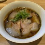 中村麺三郎商店 - 伊豆の太湖豚もも肉炭火焼らぁ麺