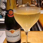 馳走 啐啄一十  - お酒①テタンジェ・ブリュット・レゼルヴNV(シャンパーニュ、フランス)
      葡萄品種:シャルドネ40％、ピノ・ノワール35％、ピノ・ムニエ25％