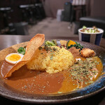 KURASHIKI CURRY - 倉敷カレー¥910
                        日本のカレー&スパイスカレーの
                        2種類のあいがけカレー