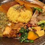 KURASHIKI CURRY - 倉敷カレー¥910
                        葉っぱじゃない系の野菜が沢山入ってる♪
                        あと唐揚げもひとつ入ってたな｡