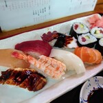 Fukusushi - 令和4年7月 ランチタイム
                      寿司定食 850円
                      にぎり7貫＋細巻4切れ＋お吸物＋フルーツ