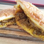 たま木亭 - カレーパン断面