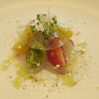 グラマシースイート ストリングスホテル名古屋 - 前菜、シマアジのカルパッチョ