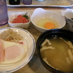 レストラン 父島 - 朝食：明太子、茄子の焼き物、目玉焼き、生卵