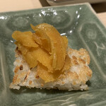 温石 - 先程のカリカリごはんは、煎餅に。唐墨との相性バッチリですね。