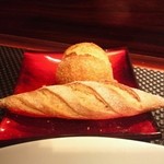 ラトリエ ドゥ ジョエル・ロブション - とてもおいしいパン