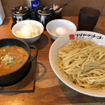Fujiyama Gogo - 濃厚つけ麺　920円、ライス(小)   150円　※麺大盛りはランチタイム無料